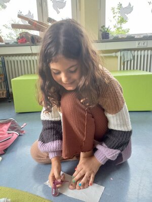 Foto des Albums: Frisuren machen, Nägel lackieren und Kinderschminken unter dem Motto 