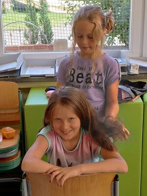 Foto des Albums: Frisuren machen, Nägel lackieren und Kinderschminken unter dem Motto 