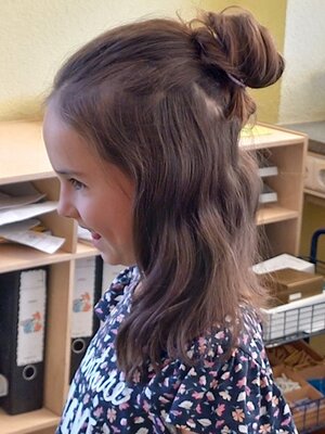 Foto des Albums: Frisuren machen, Nägel lackieren und Kinderschminken unter dem Motto 