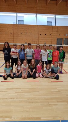 Foto des Albums: Klasse 3 und 4 hat einen Volleyball-Aktionstag mit dem Neukircher Verein