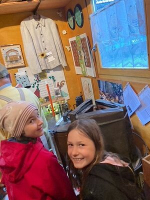 Foto des Albums: Klasse 3 macht einen Ausflug nach Gunzenweiler ins Bienenmuseum zu Anton Feiner