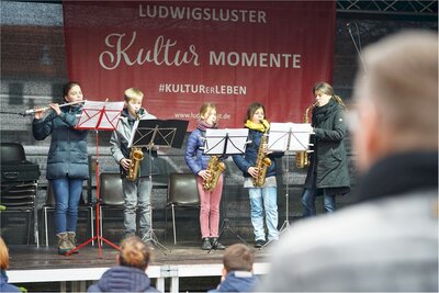 Fotoalbum Musikschüler auf dem Ludwigsluster Adventsmarkt