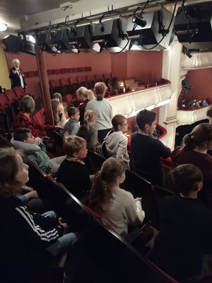 Foto des Albums: Glöwener Schüler schnuppern Theaterluft (29. 11. 2022)