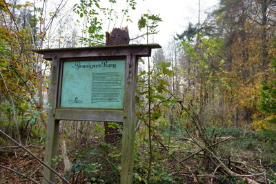 Info Bennigser Burg  (Bild vergr&ouml;&szlig;ern)