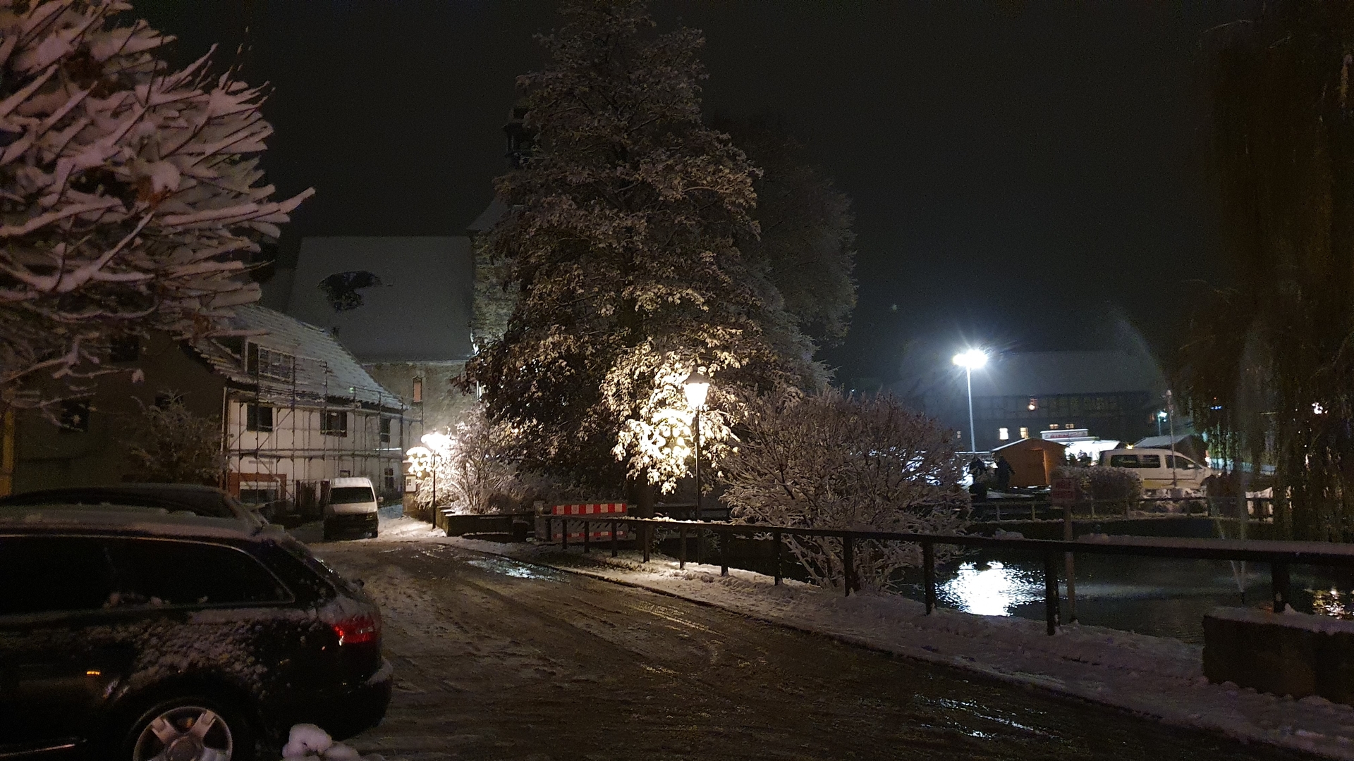 Bild : Impressionen im Zentrum von Rieder um den 5.Weihnachtsmarkt