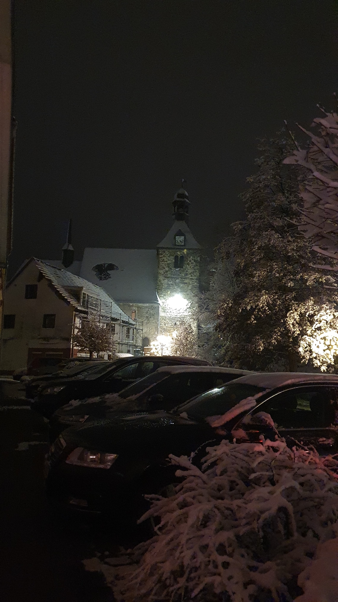 Bild : Impressionen im Zentrum von Rieder um den 5.Weihnachtsmarkt