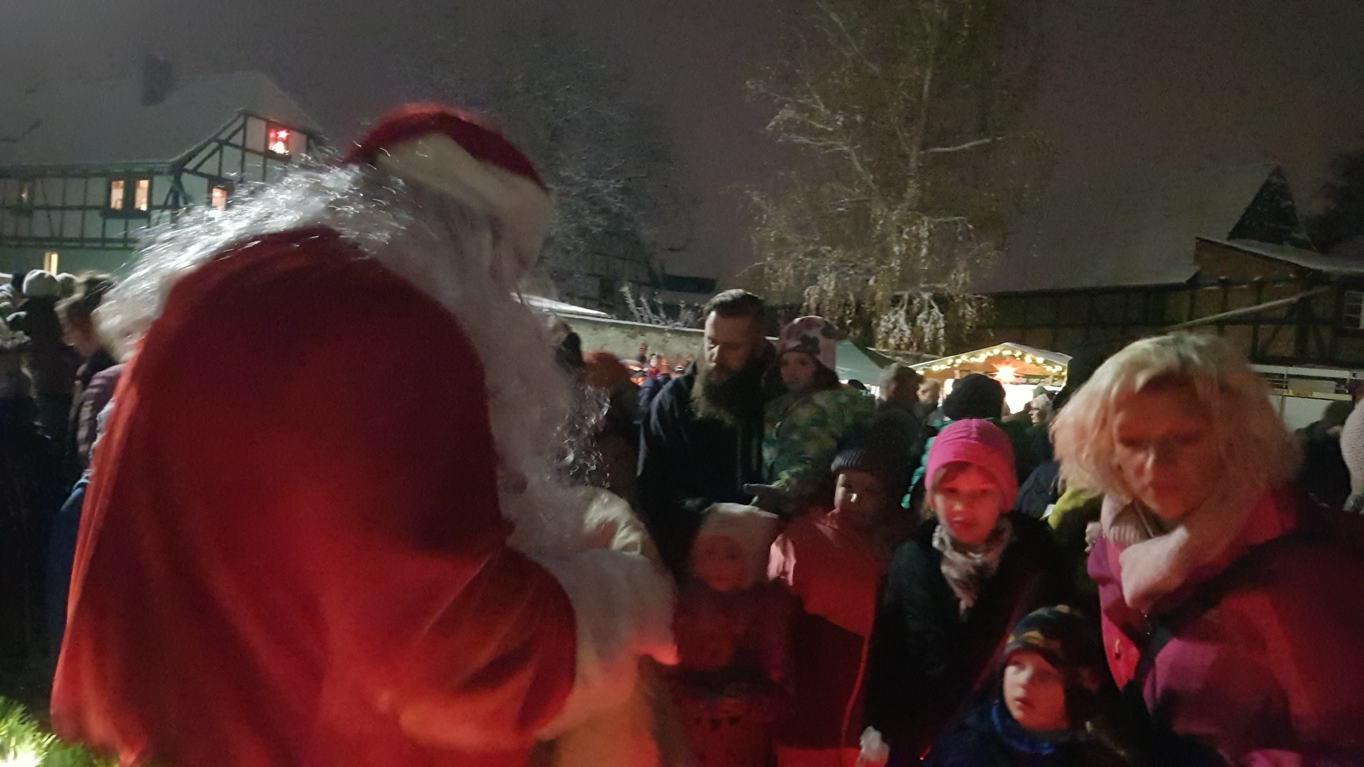 Bild : Der Weihnachtsmann mit Schlitten und Gehilfen (23)