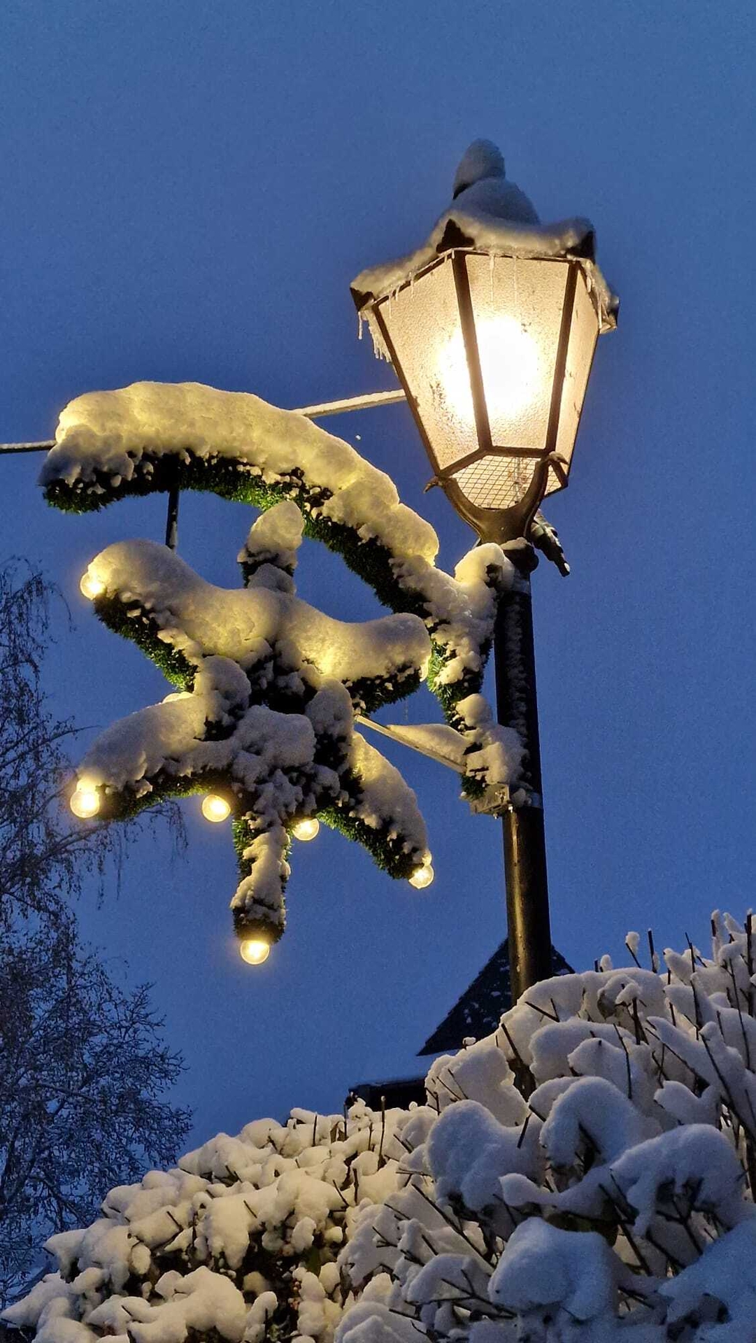 Bild : Impressionen im Zentrum von Rieder um den 5.Weihnachtsmarkt