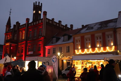 Foto des Albums: Lichterglanz zum Advents-Erlebnismarkt (03.12.2022)