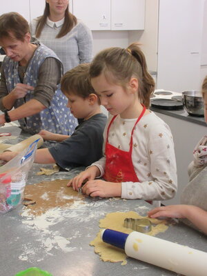 Foto des Albums: In der Weihnachtsbäckerei ... (02. 12. 2022)