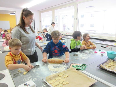 Foto des Albums: In der Weihnachtsbäckerei ... (02. 12. 2022)