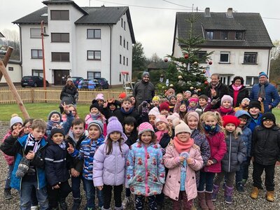 Foto des Albums: Christbaumgestaltung 1. Klassen