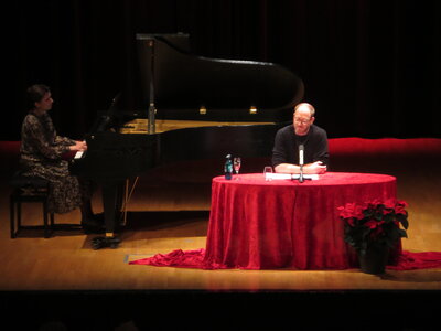 Foto des Albums: Bratapfel-Lesung mit dem Schauspieler Johann von Bülow