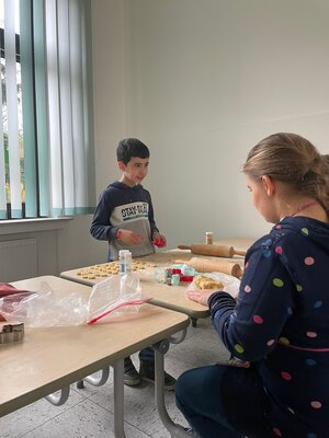 Foto des Albums: Basteltag/Kekse backen 4.Klassen