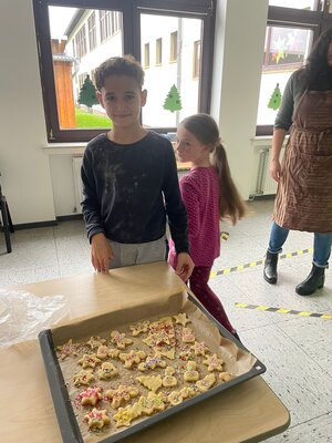 Foto des Albums: Basteltag/Kekse backen 4.Klassen