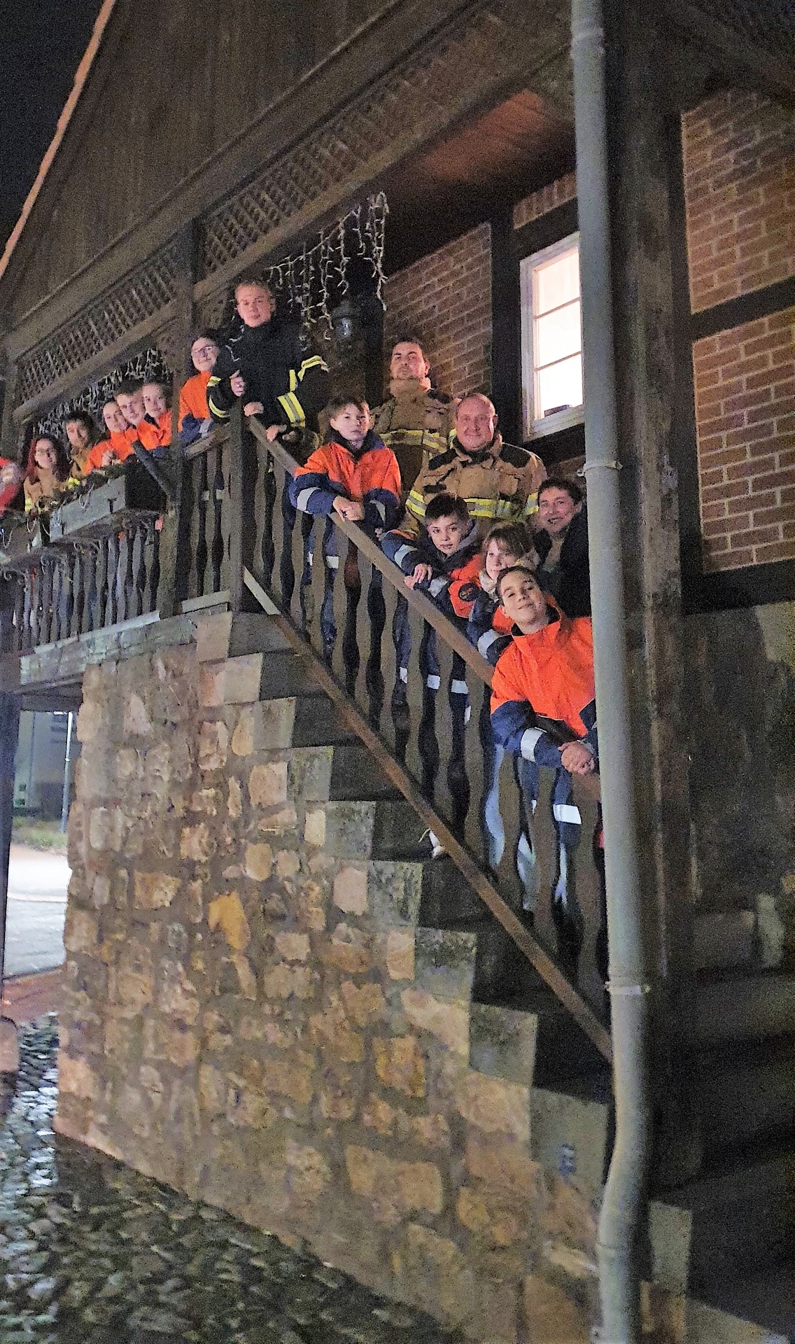 Bild : Spendenübergabe an die Kinder- und Jugendfeuerwehr Rieder