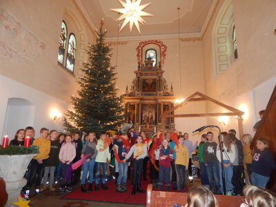 Foto des Albums: Weihnachtsprogramm in der Kirche Oberottendorf