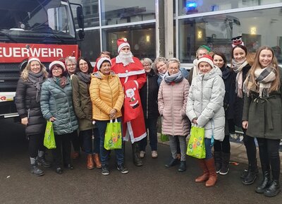 Foto des Albums: Der Weihnachtsmann in der Schule (21.12.2022)