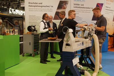 Foto des Albums: Präsentation des Drechsler- und Holzspielzeugmacherhandwerks auf der IHM in München 2022