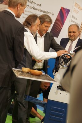Foto des Albums: Präsentation des Drechsler- und Holzspielzeugmacherhandwerks auf der IHM in München 2022