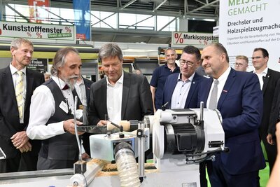 Foto des Albums: Präsentation des Drechsler- und Holzspielzeugmacherhandwerks auf der IHM in München 2022