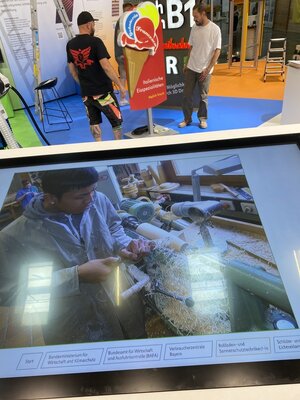 Foto des Albums: Präsentation des Drechsler- und Holzspielzeugmacherhandwerks auf der IHM in München 2022