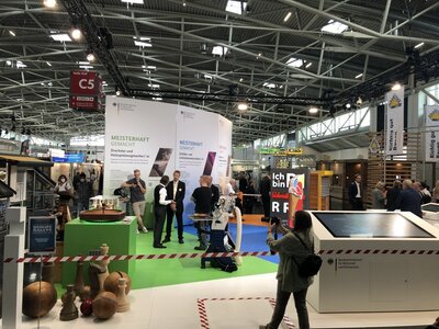 Foto des Albums: Präsentation des Drechsler- und Holzspielzeugmacherhandwerks auf der IHM in München 2022