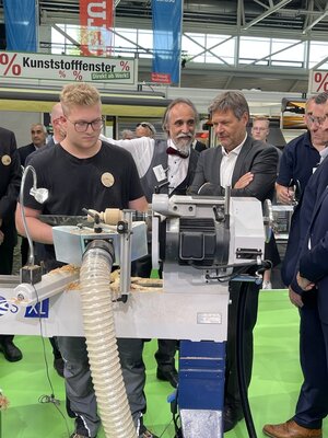 Foto des Albums: Präsentation des Drechsler- und Holzspielzeugmacherhandwerks auf der IHM in München 2022