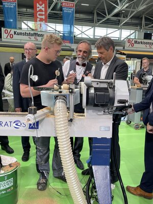 Foto des Albums: Präsentation des Drechsler- und Holzspielzeugmacherhandwerks auf der IHM in München 2022