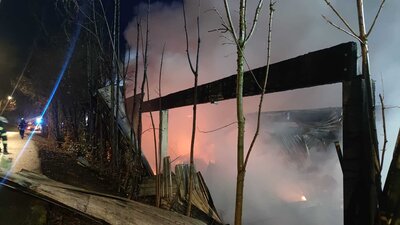 Foto des Albums: Brand 3 - Industriebrand Überlandhilfe Wehr (30.12.2022)