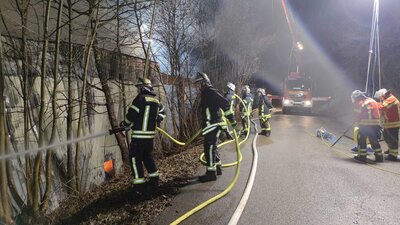 Foto des Albums: Brand 3 - Industriebrand Überlandhilfe Wehr (30.12.2022)