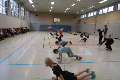 Foto des Albums: Skipping hearts an der St.- Jürgen- Schule