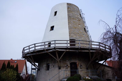 Historische Windm&uuml;hle Bennigsen  (Bild vergr&ouml;&szlig;ern)