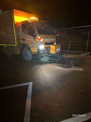 Foto des Albums: Auslaufen von Betriebsstoffen Fahrbahn