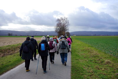 Feldweg Degersen  (Bild vergr&ouml;&szlig;ern)