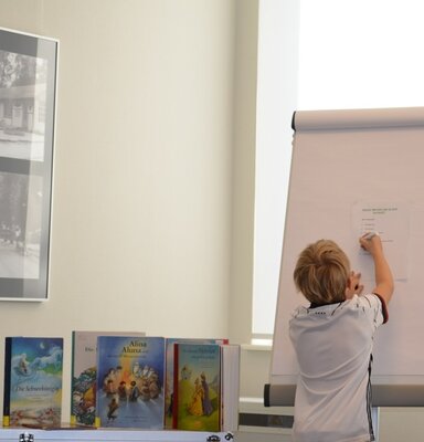 &copy; Ch.  Weisheit - Bibliothek  (Bild vergr&ouml;&szlig;ern)