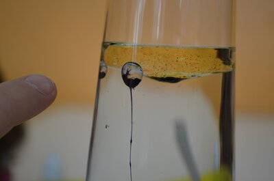 &copy; Ch.  Weisheit - Experiment Feuerwerk im Glas 1  (Bild vergr&ouml;&szlig;ern)