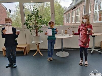 Die Sieger des K&auml;nguru-Wettbewerbes aus den Klassen 3 und 4.  Herzlichen Gl&uuml;ckwunsch!  (Bild vergr&ouml;&szlig;ern)
