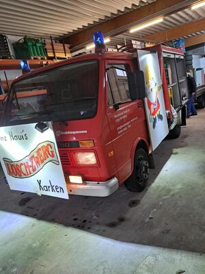 Schilder und Beleuchtung sind fertig  (Bild vergr&ouml;&szlig;ern)
