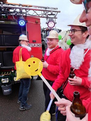 Die Stimmung steigt...  (Bild vergr&ouml;&szlig;ern)