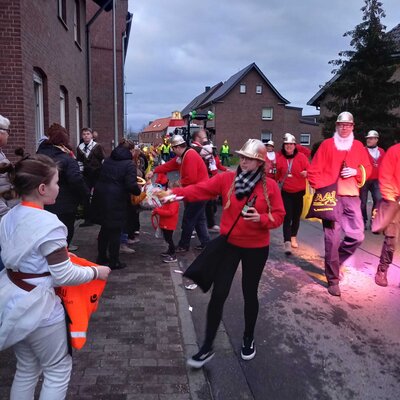 Die L&ouml;schzwerge in Aktion  (Bild vergr&ouml;&szlig;ern)