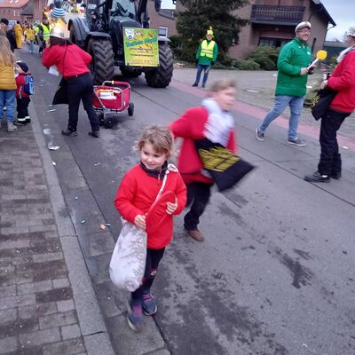 Die L&ouml;schzwerge in Aktion  (Bild vergr&ouml;&szlig;ern)