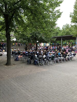 schulquiz mit einchulungskindern  (Bild vergr&ouml;&szlig;ern)