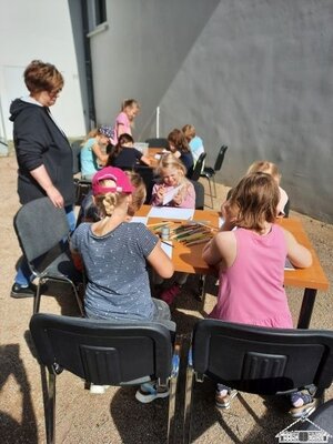 Schifffahrtsmuseum und Lissi_3  (Bild vergr&ouml;&szlig;ern)