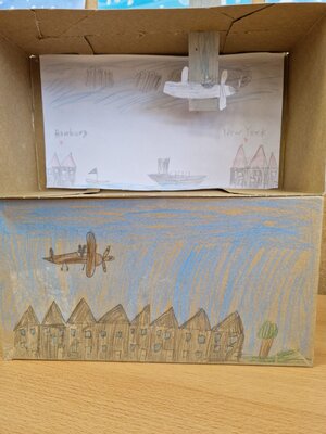 Foto des Albums: Buchvorstellung im Schuhkarton Klasse 4b
