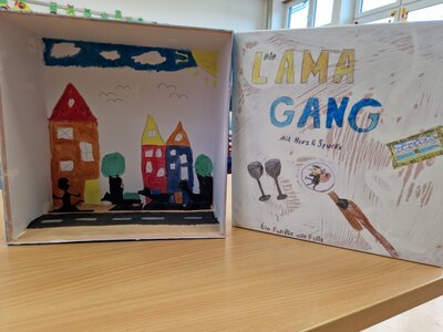 Foto des Albums: Buchvorstellung im Schuhkarton Klasse 4b