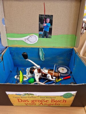 Foto des Albums: Buchvorstellung im Schuhkarton Klasse 4b