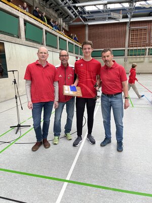 2023-02-25-KM-Halle-kl-7C2569D4-7179-4F3A-B00D-09BE791D84C3l  (Bild vergr&ouml;&szlig;ern)