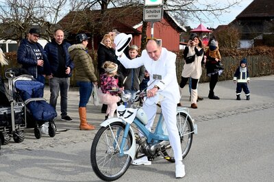 Foto des Albums: Rosenmontag 2023 - Fotos Werner Schachtner