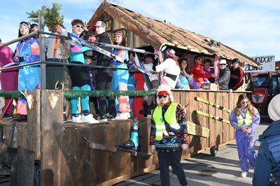 Foto des Albums: Rosenmontag 2023 - Fotos Werner Schachtner